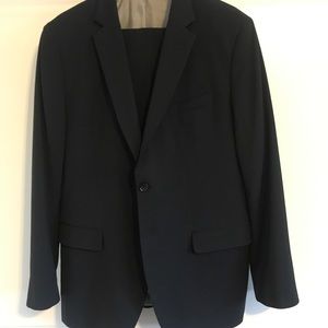 Banana Republic Men’s Suit